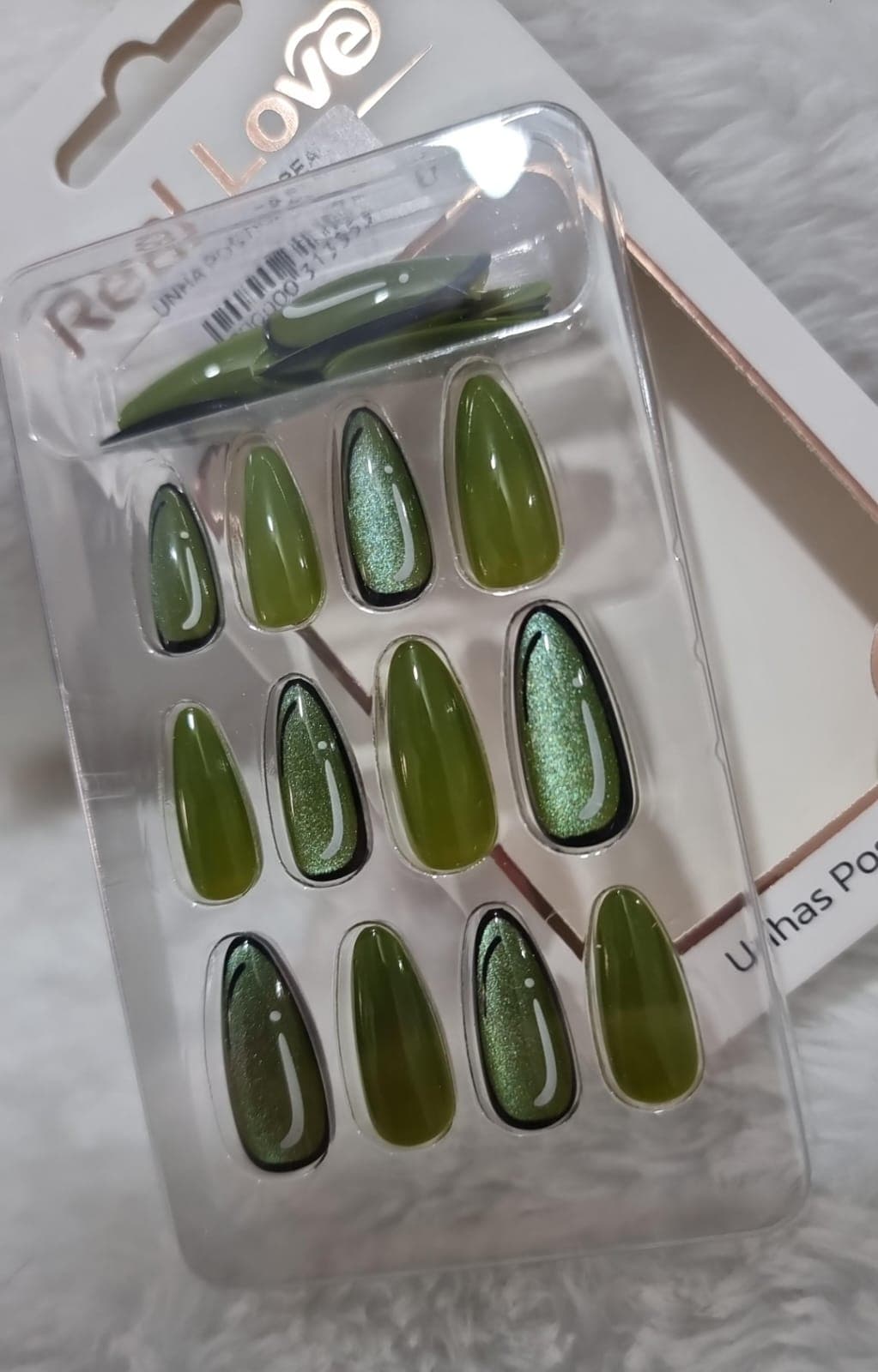 UNHA POSTICA REAL LOVE ALMOND-VERDE OLIVA MAGNETICA