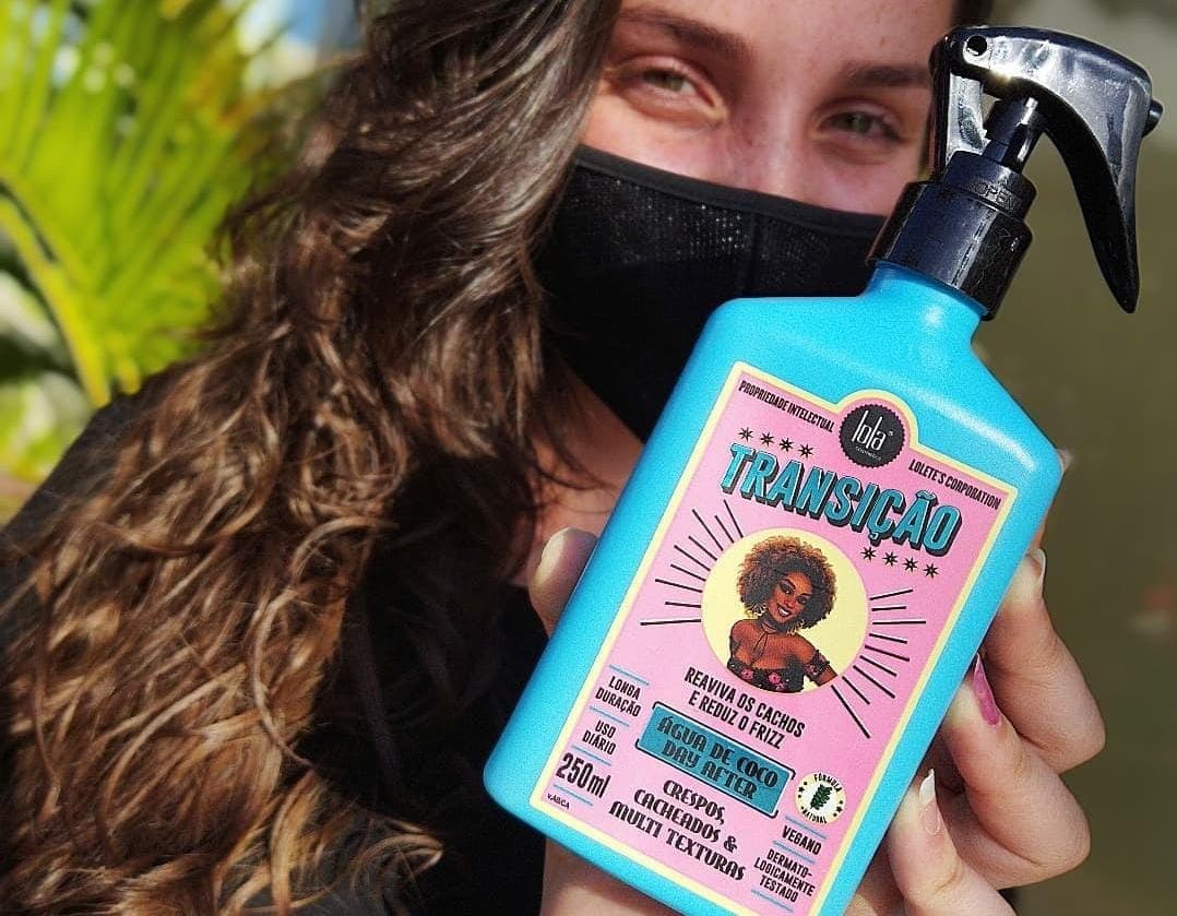 TRANSIÇÃO REVIVA OS CACHOS REDUZ OS FRIZZ AGUA DE COCO 250ML LOLA